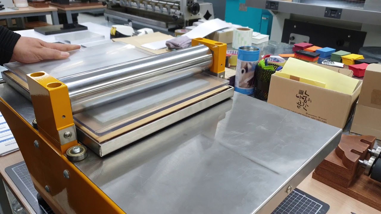 Buat kartu nama (Digital Printing+Die cutting+ foil) mesin Letterpress…